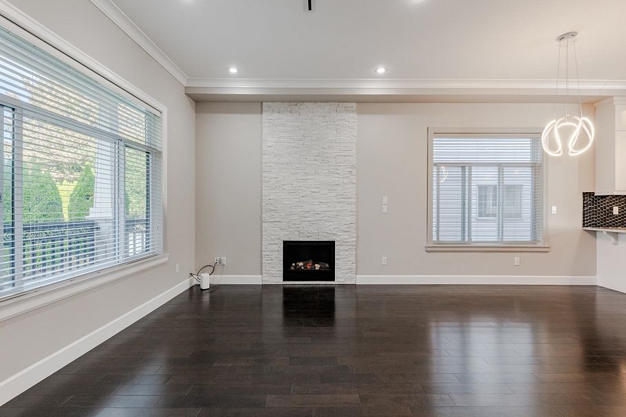 5506 College Street Vancouver, BC - 6