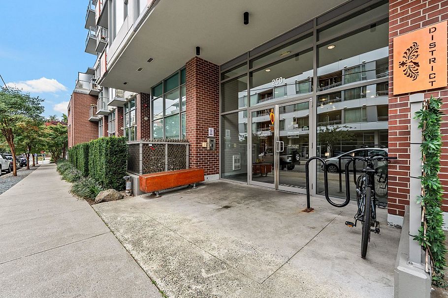 256 250 E 6th Avenue Vancouver, BC - 38