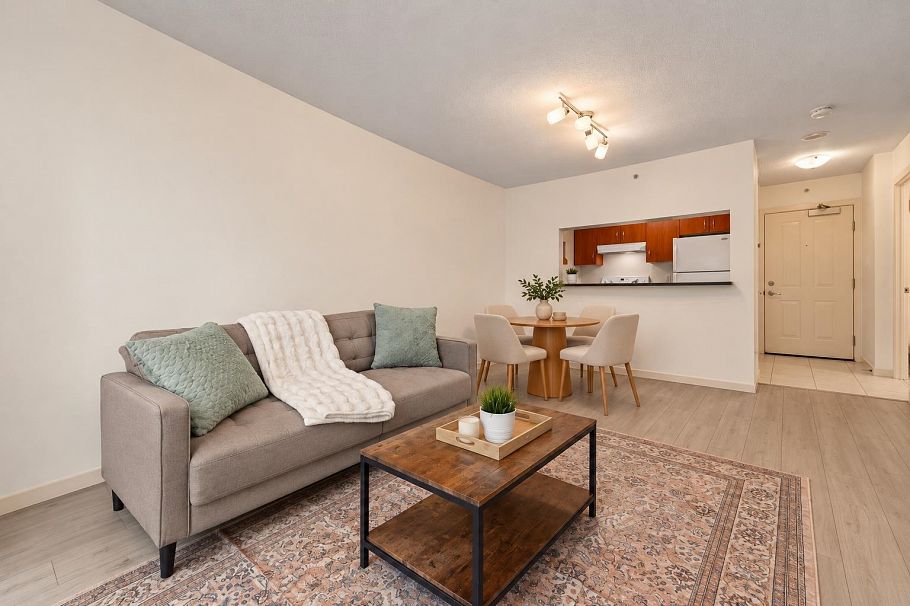 220 3663 Crowley Drive Vancouver, BC - 3