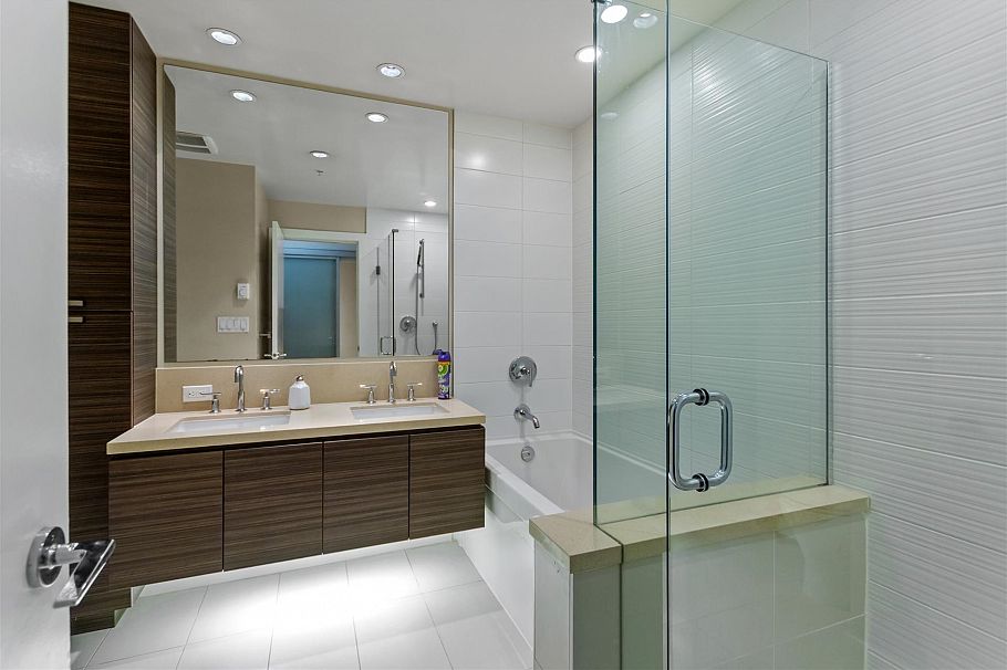 208 3606 Aldercrest Drive North Vancouver, BC - 10