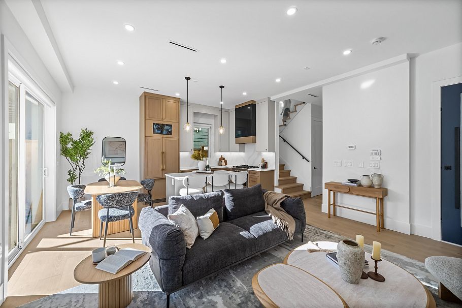 2 2710 Kitchener Street Vancouver, BC - 5