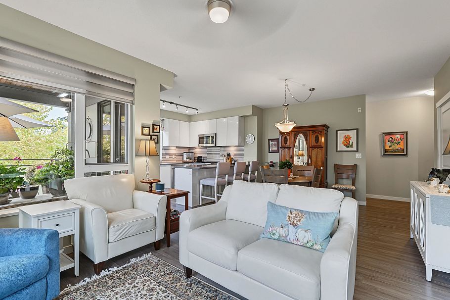 327 3138 Riverwalk Avenue Vancouver, BC - 5