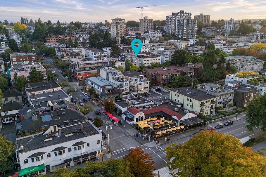 2240 York Avenue Vancouver, BC - 3
