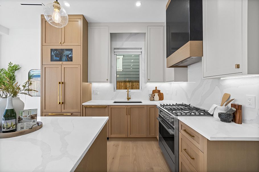 2 2710 Kitchener Street Vancouver, BC - 7
