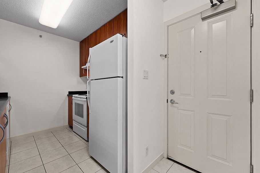 220 3663 Crowley Drive Vancouver, BC - 11