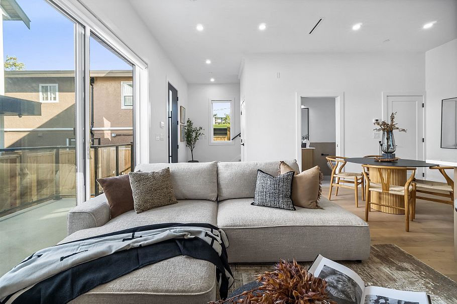 2712 Kitchener Street Vancouver, BC - 7