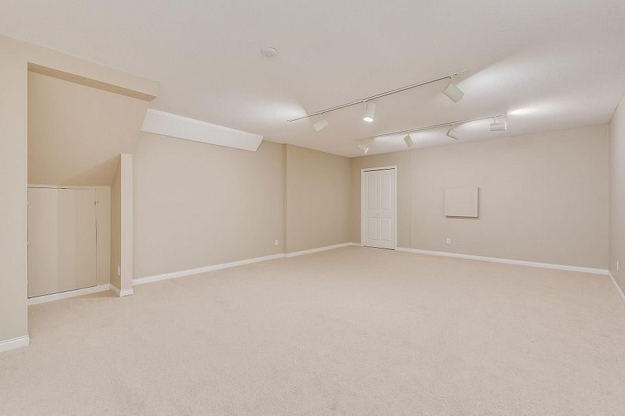 29 4055 Indian River Drive North Vancouver, BC - 17
