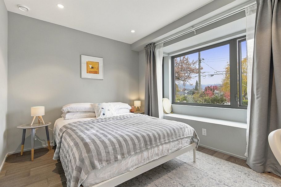 2505 Adanac Street Vancouver, BC - 23