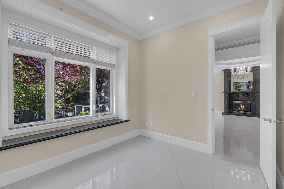 6830 Vivian Street Vancouver, BC - 5