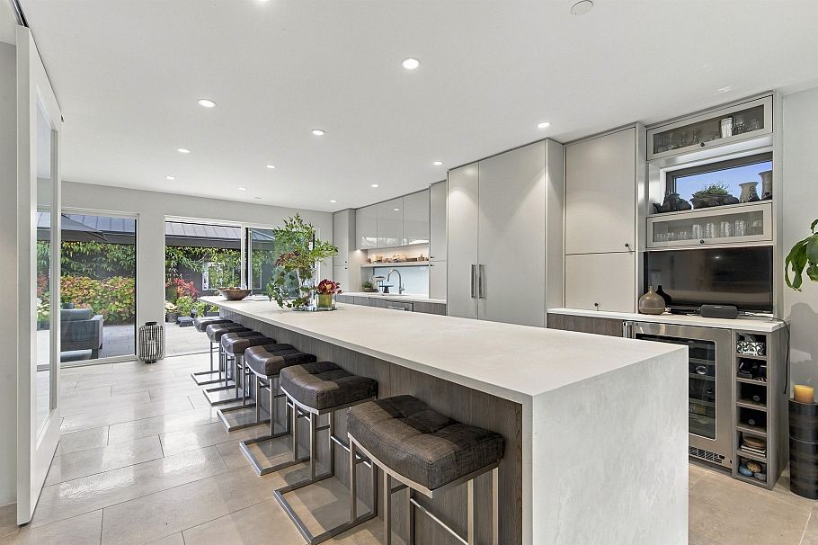 2505 Adanac Street Vancouver, BC - 2