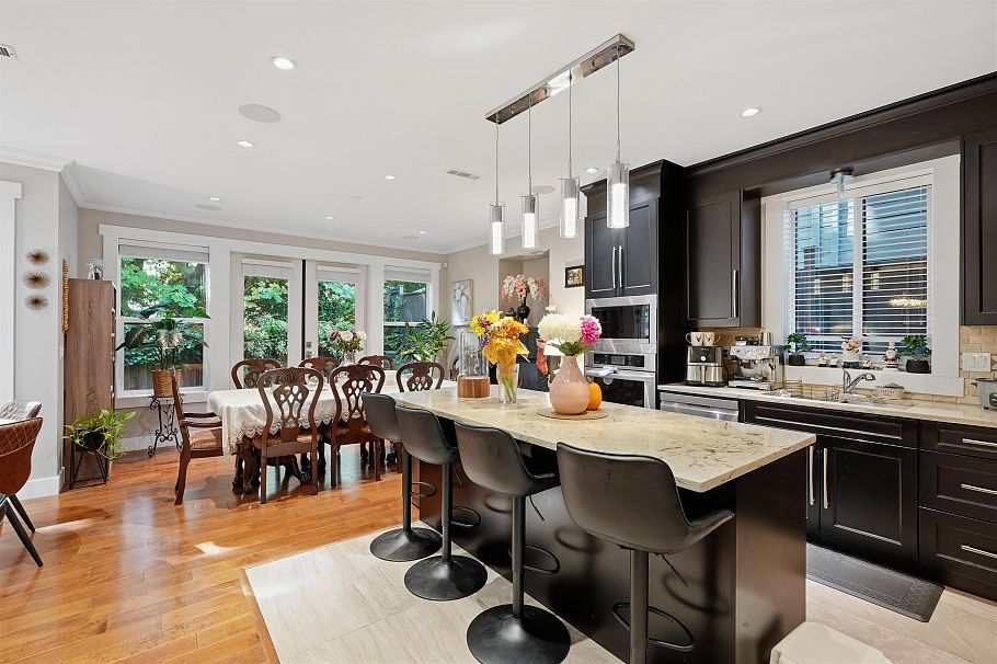 631 W 24th Close North Vancouver, BC - 12