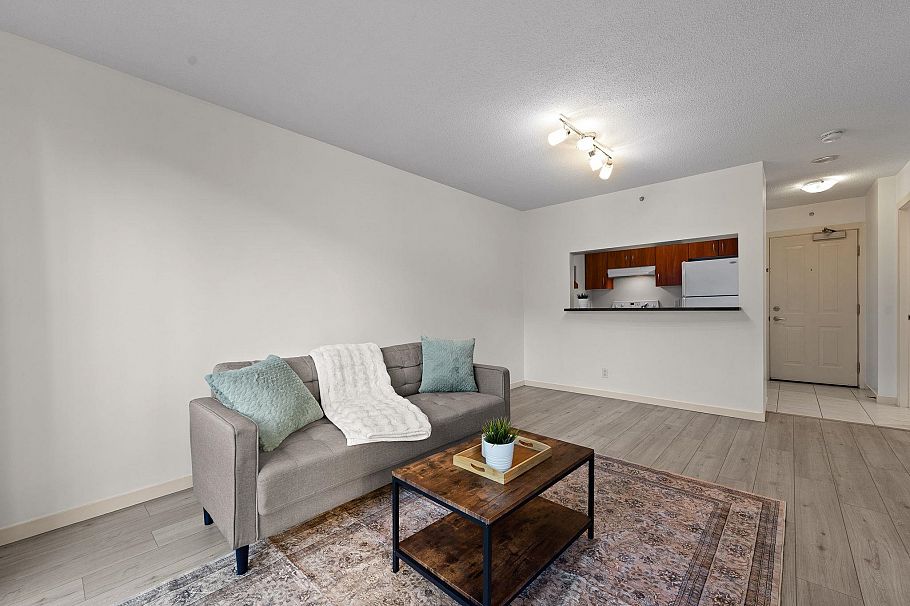220 3663 Crowley Drive Vancouver, BC - 4