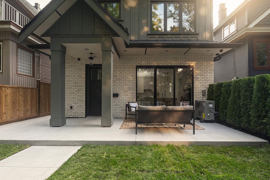 1 1376 E 11th Avenue Vancouver, BC - 25
