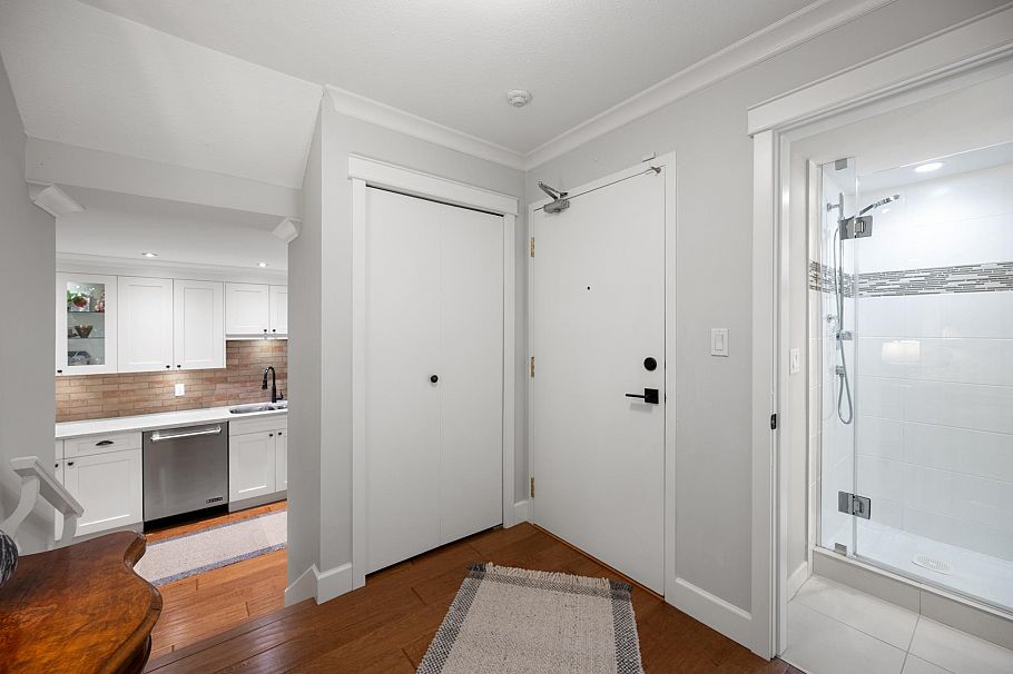 102 828 Gilford Street Vancouver, BC - 23
