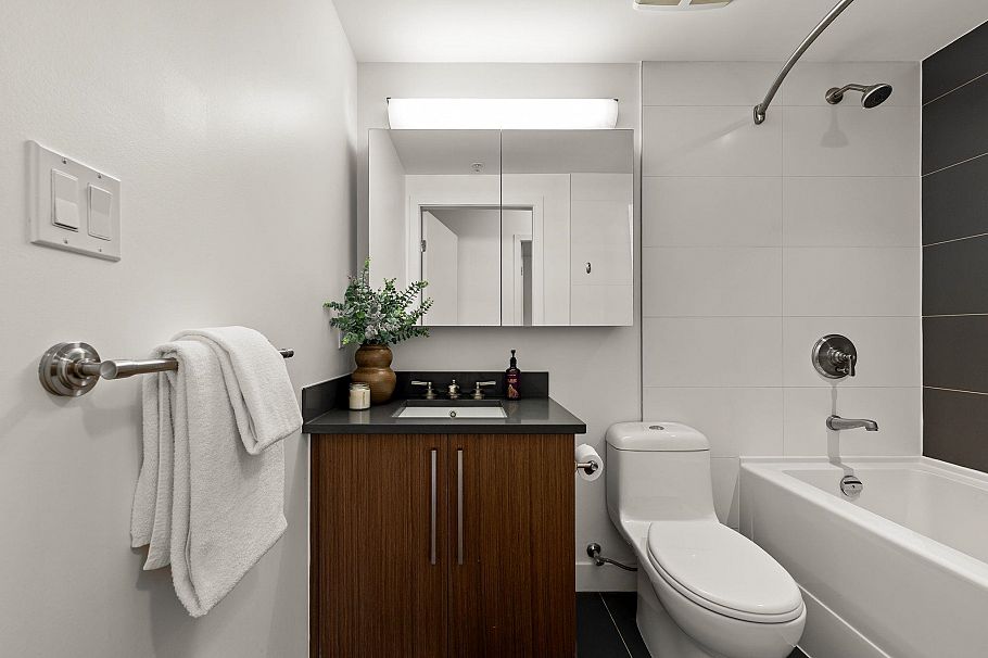 256 250 E 6th Avenue Vancouver, BC - 27