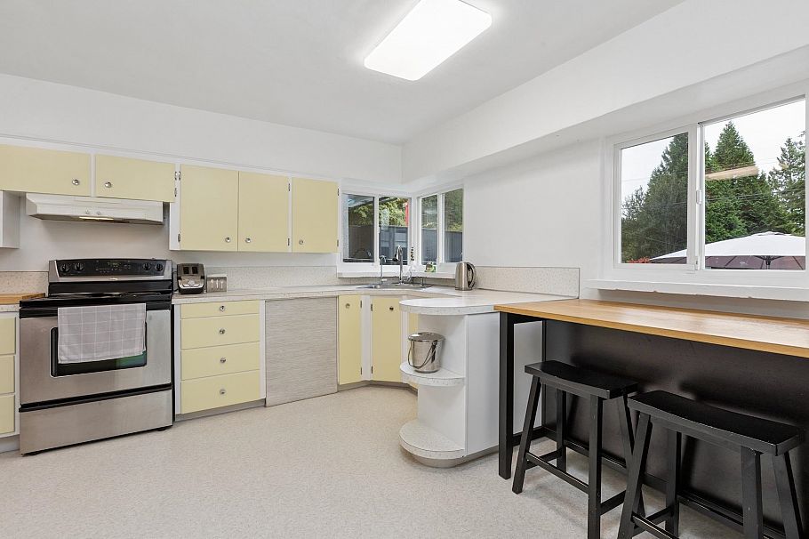 331 E 24th Street North Vancouver, BC - 13