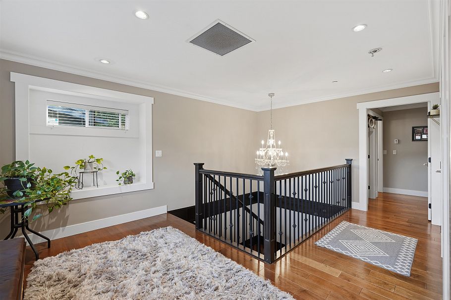 631 W 24th Close North Vancouver, BC - 20