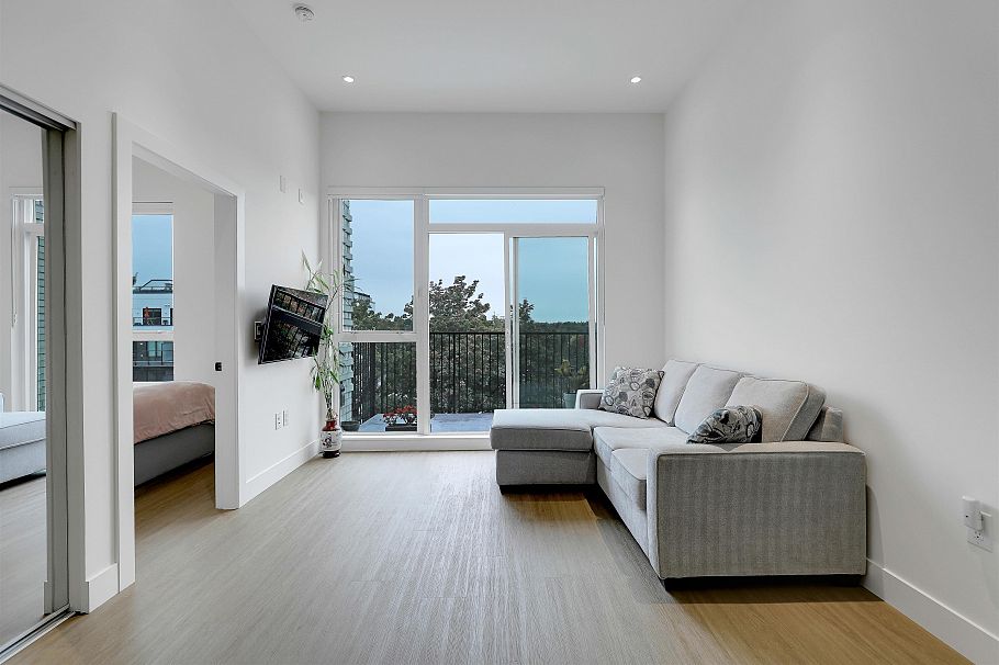 604 2235 Broadway Vancouver, BC - 2
