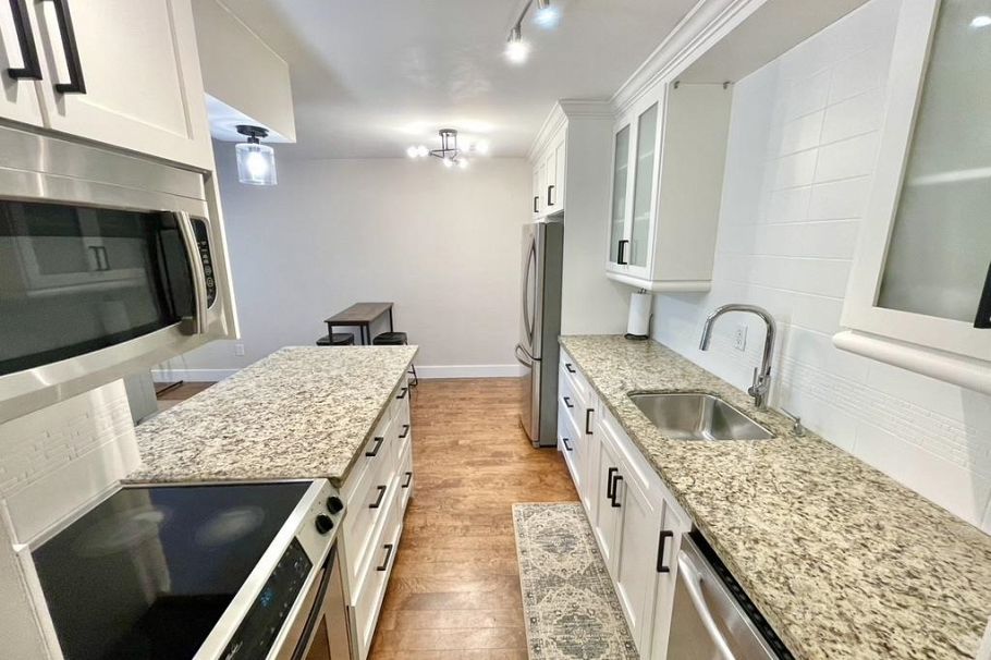 348 588 E 5th Avenue Vancouver, BC - 9