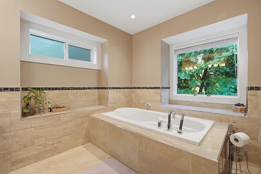 631 W 24th Close North Vancouver, BC - 26