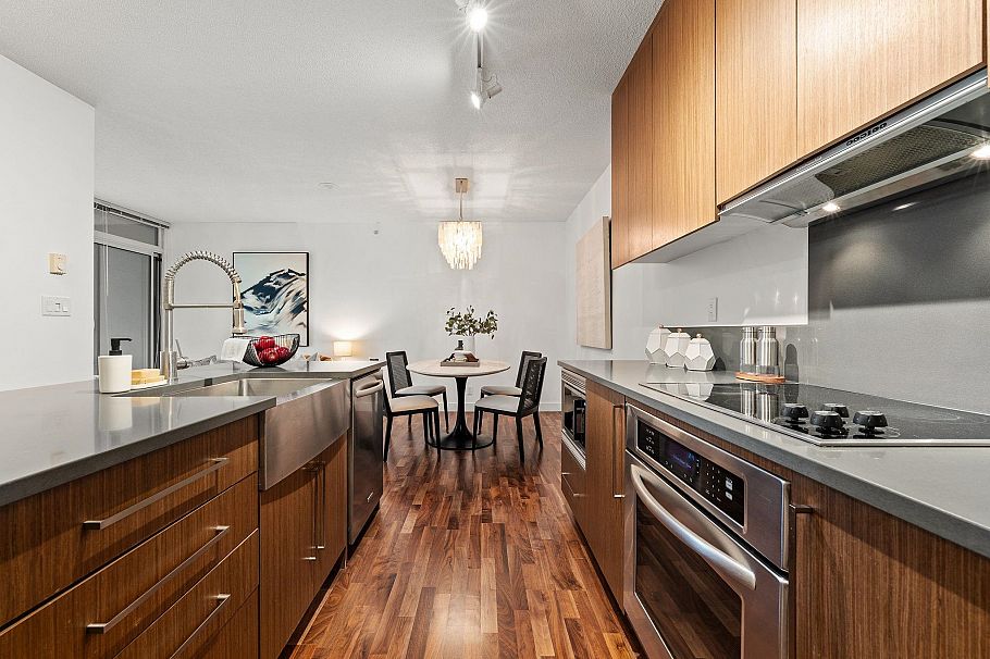 256 250 E 6th Avenue Vancouver, BC - 10