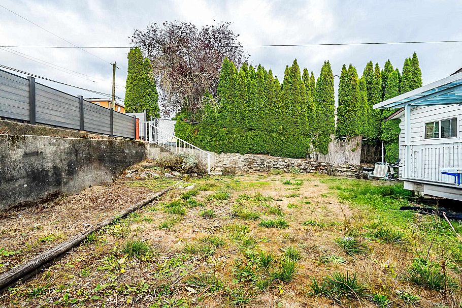1791 E 64th Avenue Vancouver, BC - 38