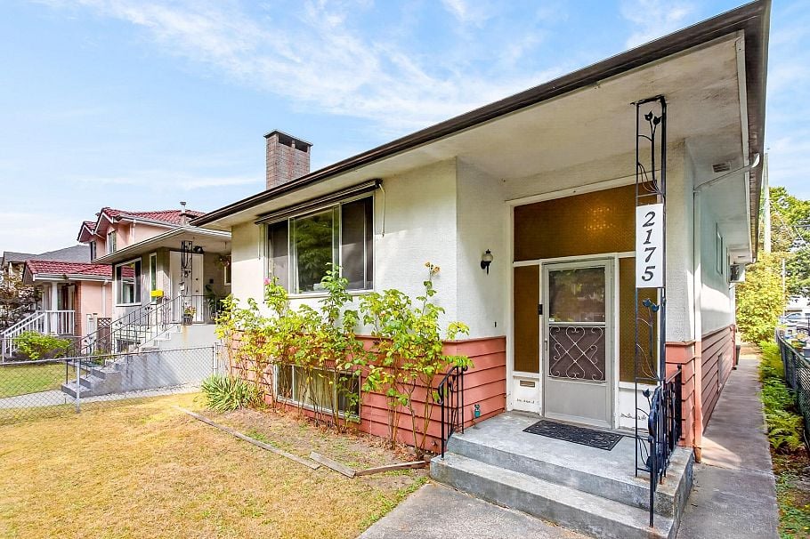 2175 Waverley Avenue Vancouver, BC - 3