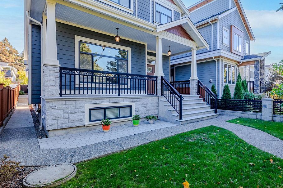 5506 College Street Vancouver, BC - 2