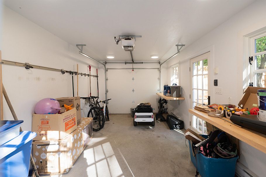 3811 W 26th Avenue Vancouver, BC - 31