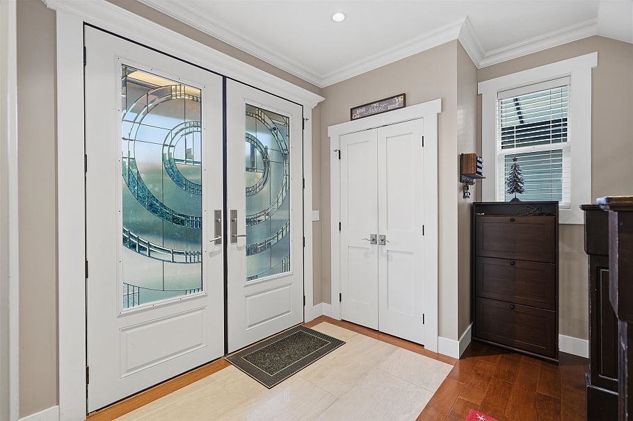 631 W 24th Close North Vancouver, BC - 3