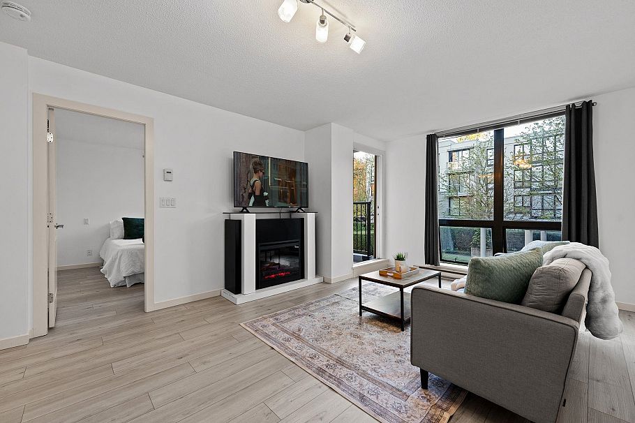 220 3663 Crowley Drive Vancouver, BC - 6
