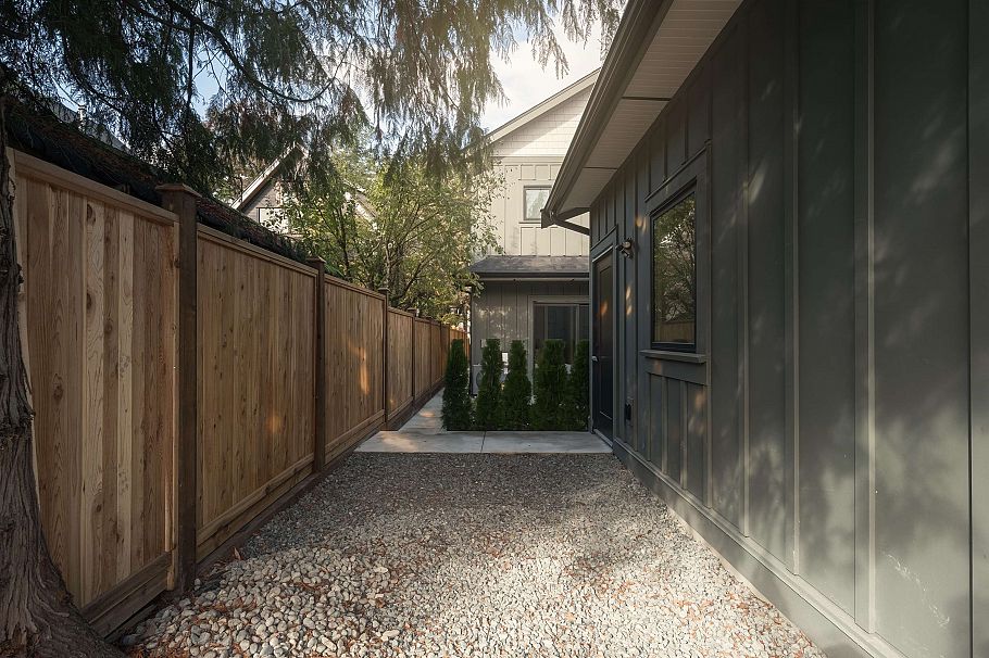 2 1376 E 11th Avenue Vancouver, BC - 28