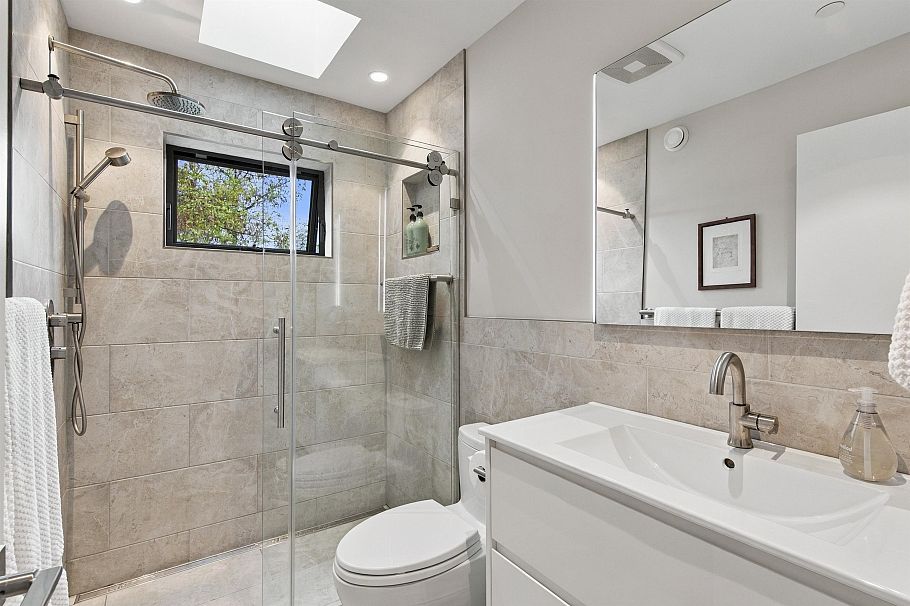 2505 Adanac Street Vancouver, BC - 22