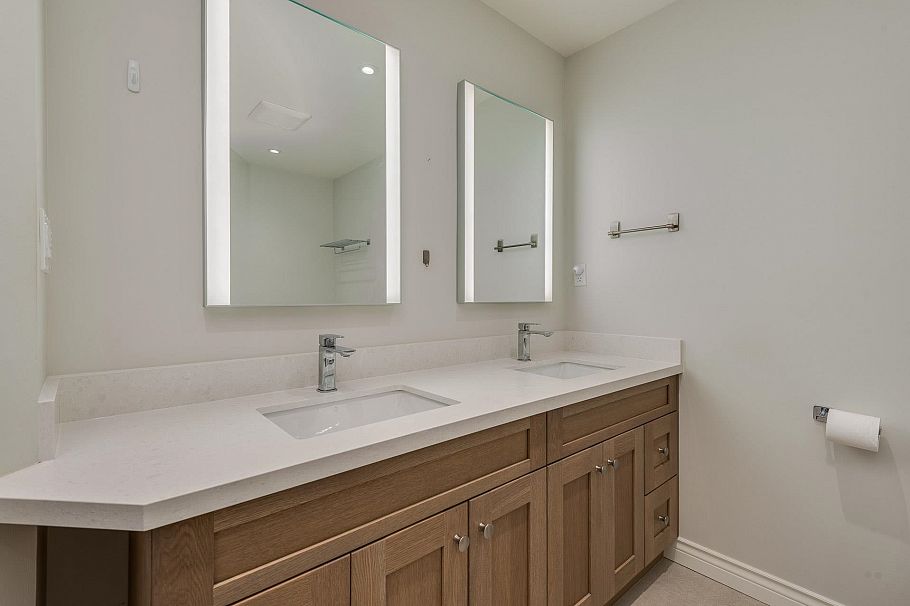 29 4055 Indian River Drive North Vancouver, BC - 15