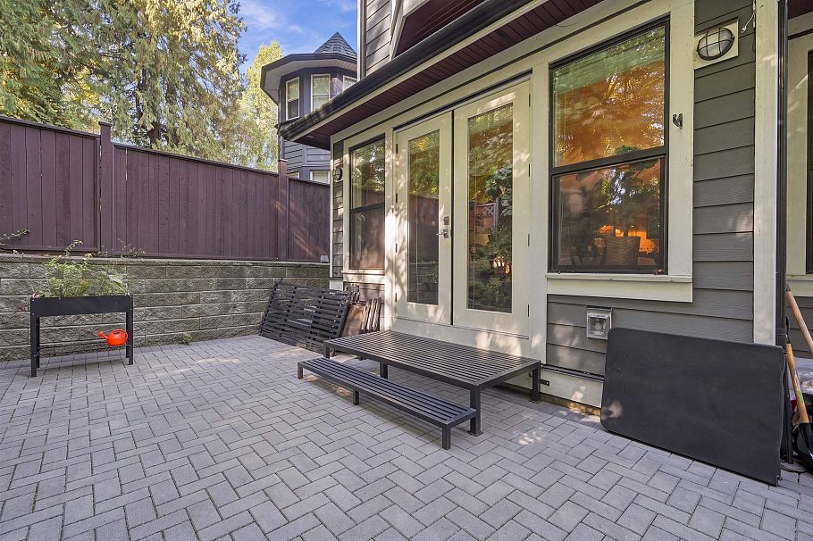 631 W 24th Close North Vancouver, BC - 39