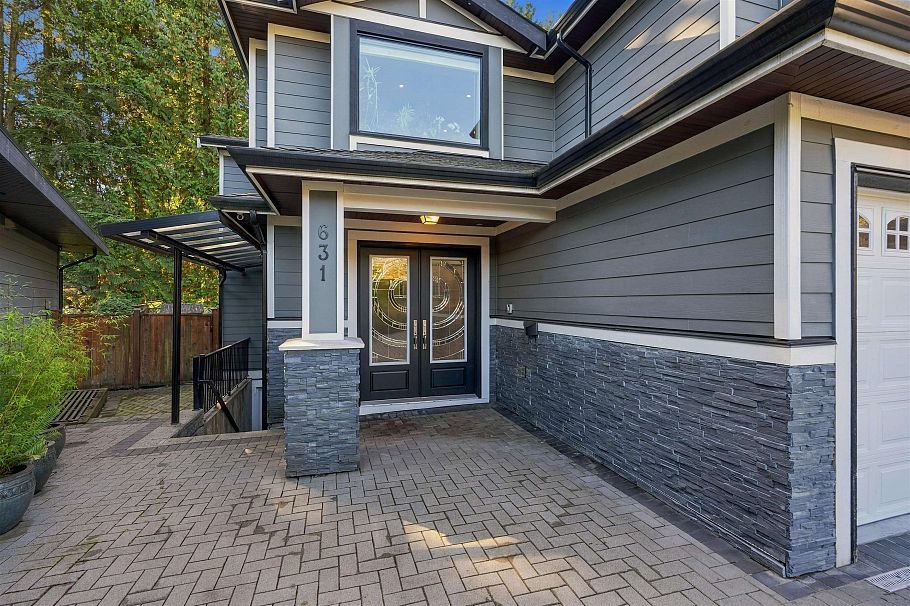631 W 24th Close North Vancouver, BC - 2