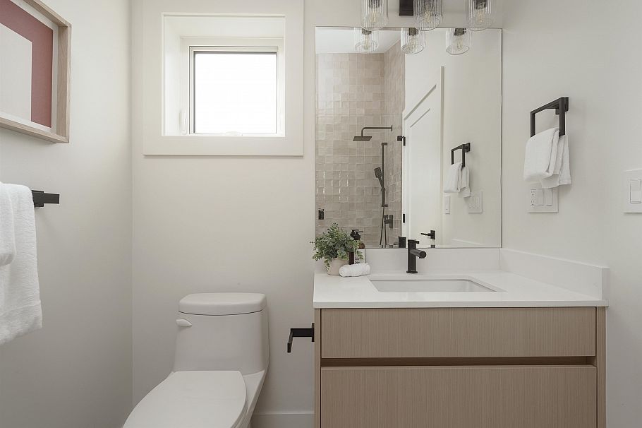 1 1376 E 11th Avenue Vancouver, BC - 21