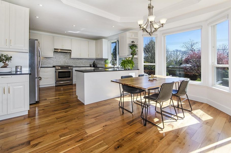 1075 Adderley Street North Vancouver, BC - 8