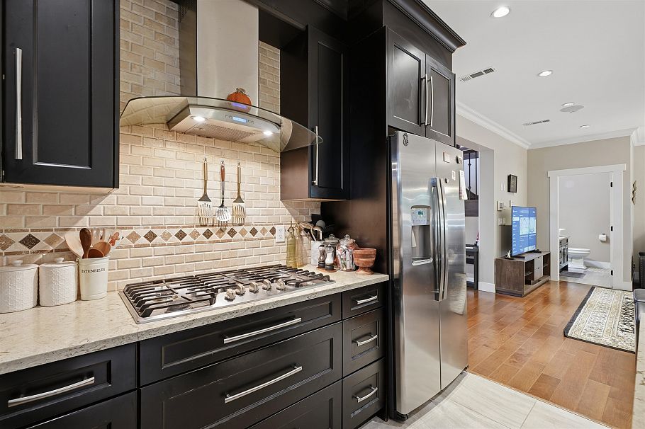 631 W 24th Close North Vancouver, BC - 15