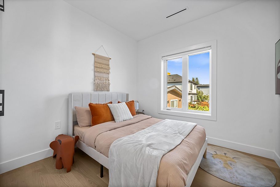 2712 Kitchener Street Vancouver, BC - 14