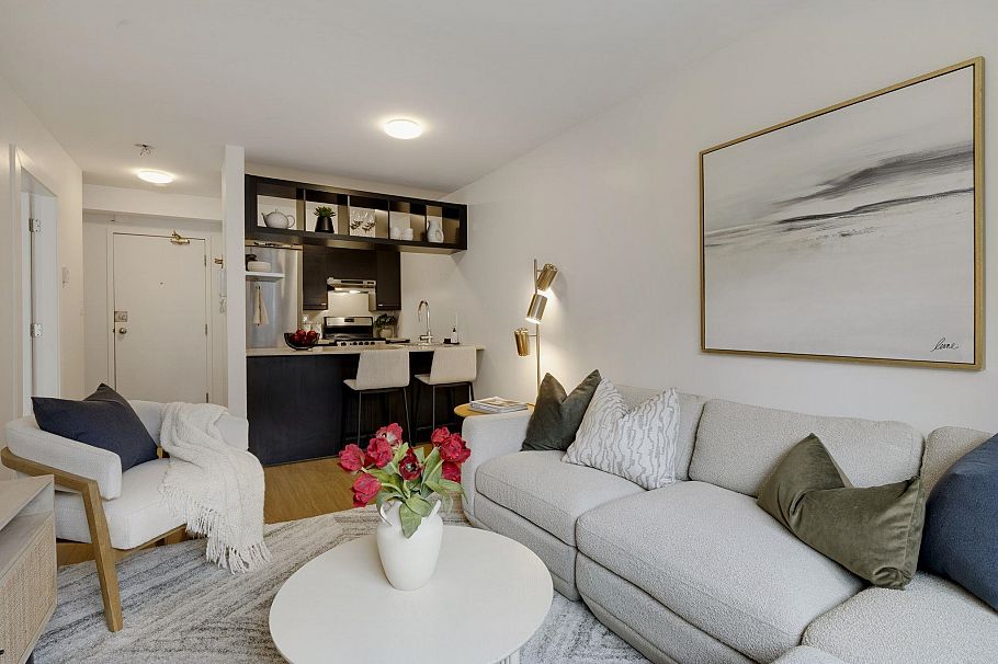 106 33 N Templeton Drive Vancouver, BC - 9