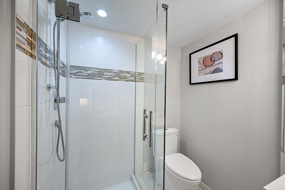 102 828 Gilford Street Vancouver, BC - 21