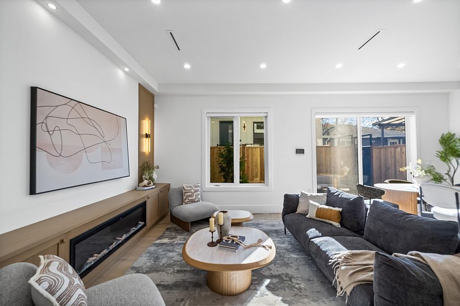 2 2710 Kitchener Street Vancouver, BC - 2