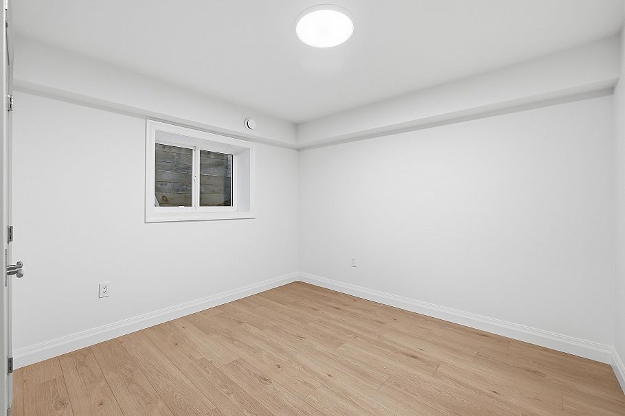 1249 Frederick Road North Vancouver, BC - 28