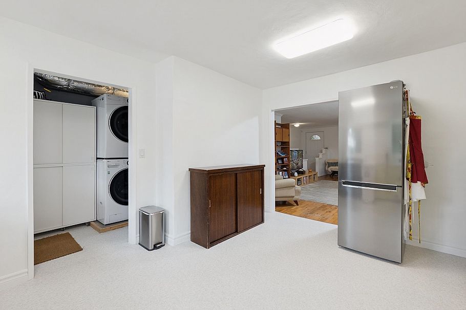 331 E 24th Street North Vancouver, BC - 15