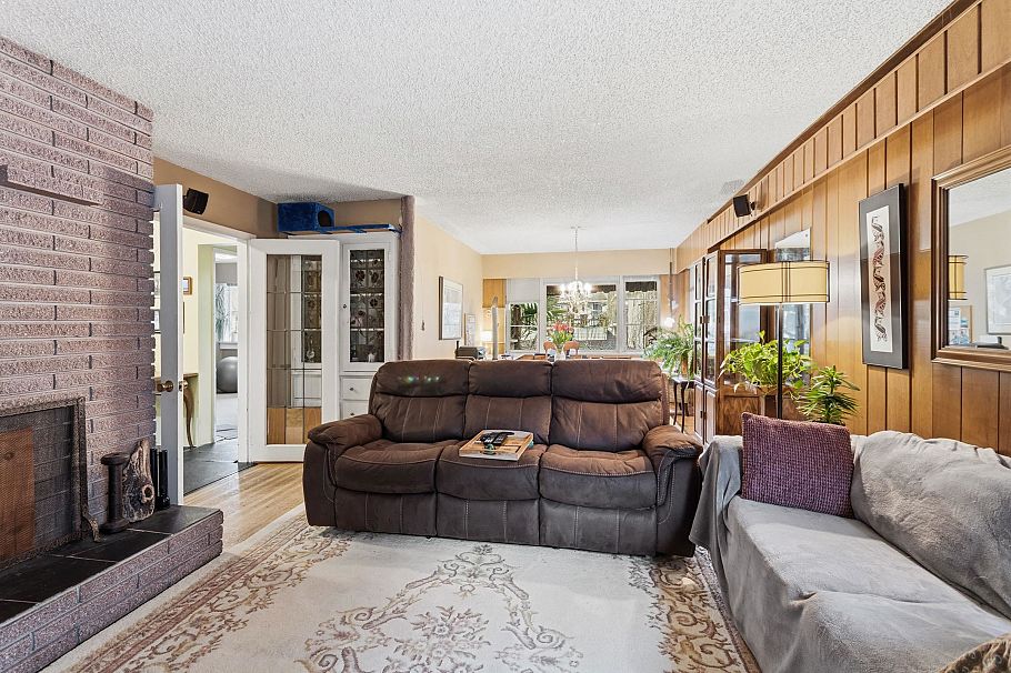 2582 W 6th Avenue Vancouver, BC - 12