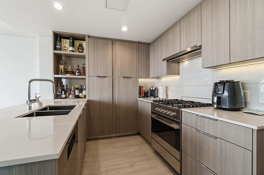 1306 1401 Hunter Street North Vancouver, BC - 10
