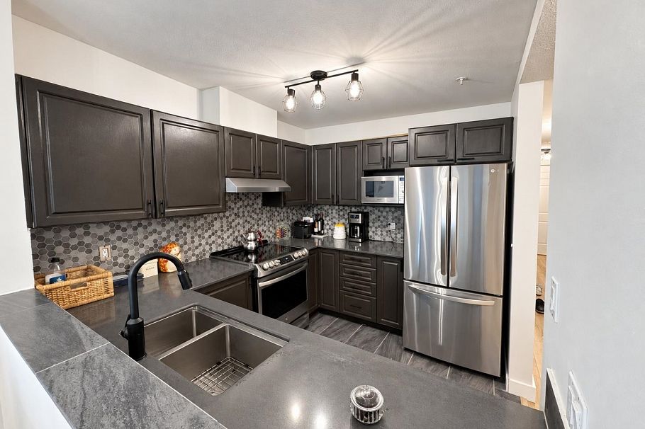 504 137 West 17th Street North Vancouver, BC - 7