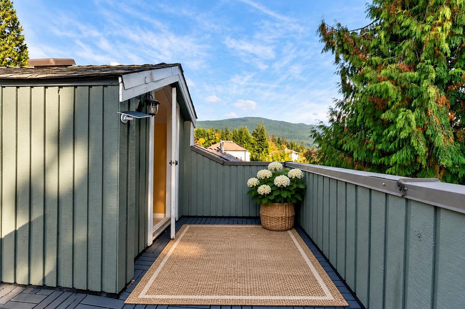 1150 Beaufort Road North Vancouver, BC - 36