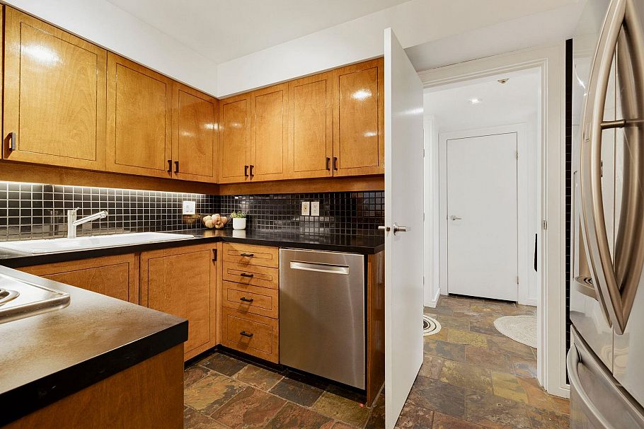115 1890 W 6th Avenue Vancouver, BC - 12